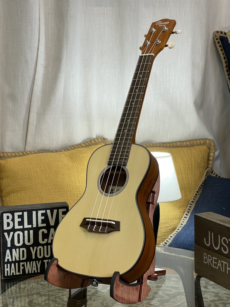 Ohana CKS-22E Solid Spruce Top Slimline Concert Ukulele